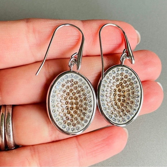 SWAROVSKI Crystal Rhodium Plated Nila Light Peach Pointiage Oval Hook Ea… - Picture 4 of 8